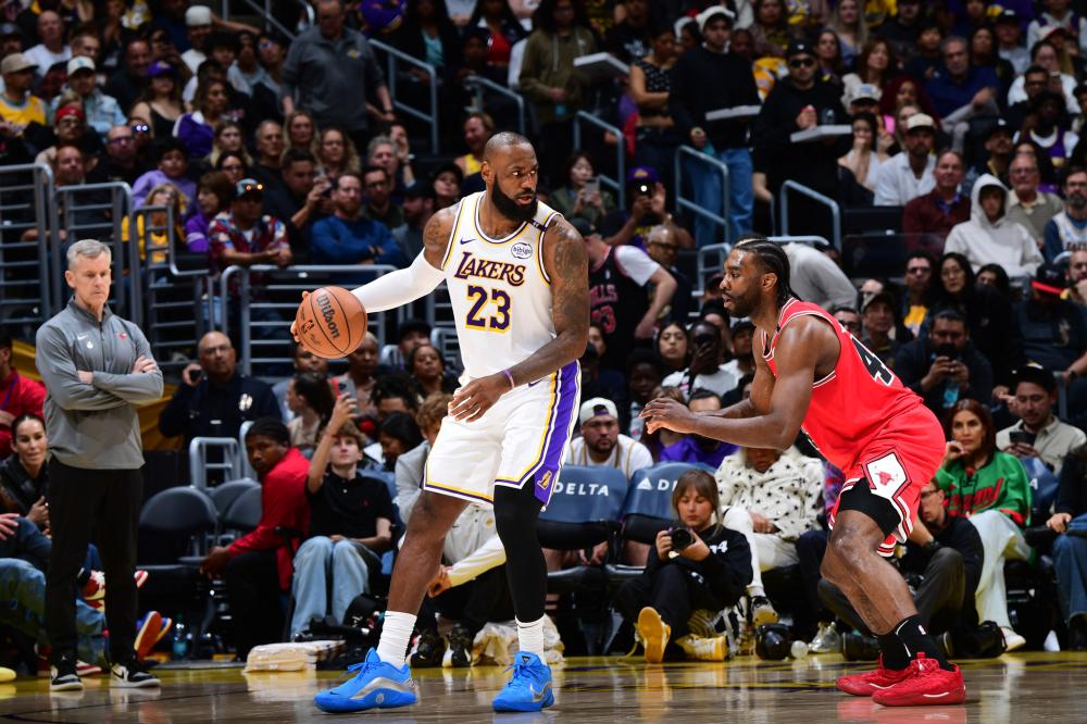 美媒预测本赛季入选全明星概率：里夫斯73%，詹姆斯69%