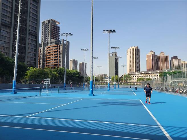 TA：巴萨出售内马尔所挣的钱本可用来改善财务，却被挥霍一空