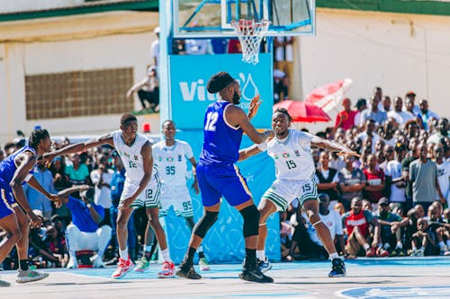 欧冠前瞻：皇马教练阿隆索生死战，曼城对西甲队豪取四连胜