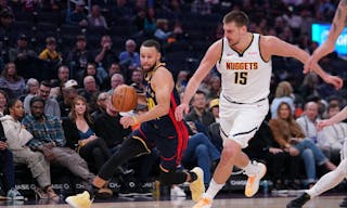 真要走了？孙兴慜在赛后领奖前多次拒绝佩戴队长袖标